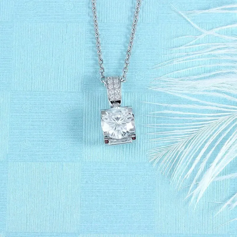 14k White Gold Moissanite Necklace 1.04ct Total