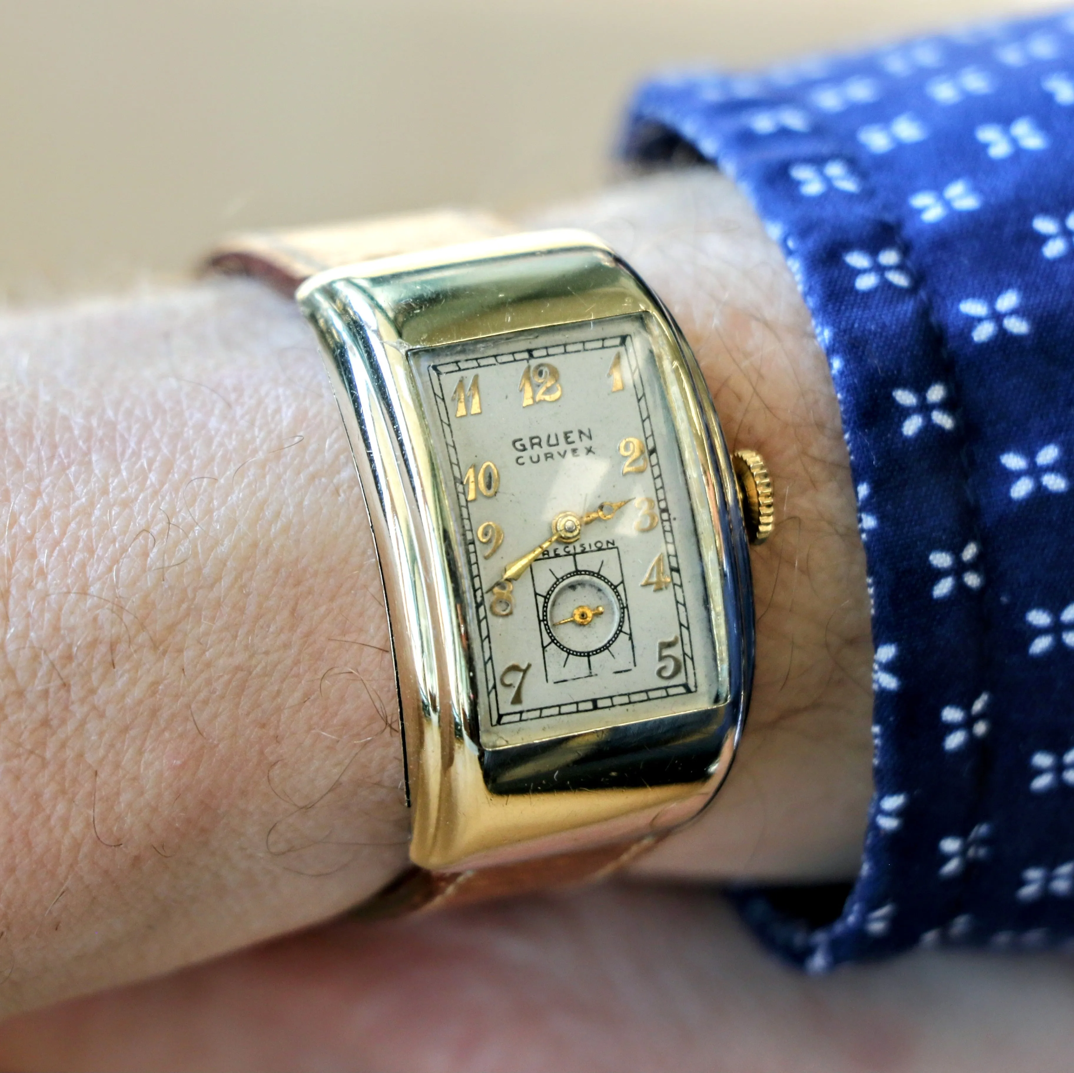 1938 GRUEN EXTREME Curvex Precision Commodore Driver's Ristside Vintage Watch