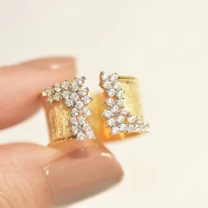 Antique Gold Ring with Diamond Accents