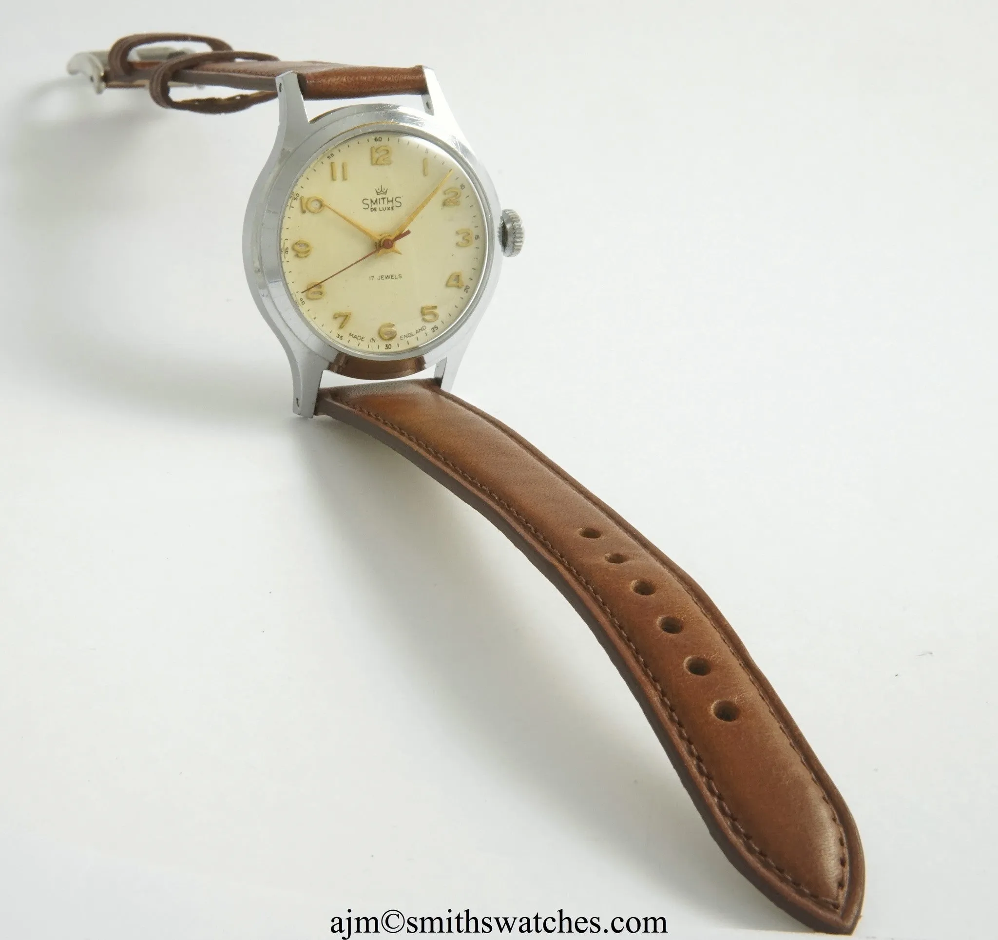 DELUXE SMITHS A452 PATTERN EXPLORERS MODEL WRISTWATCH C 1958