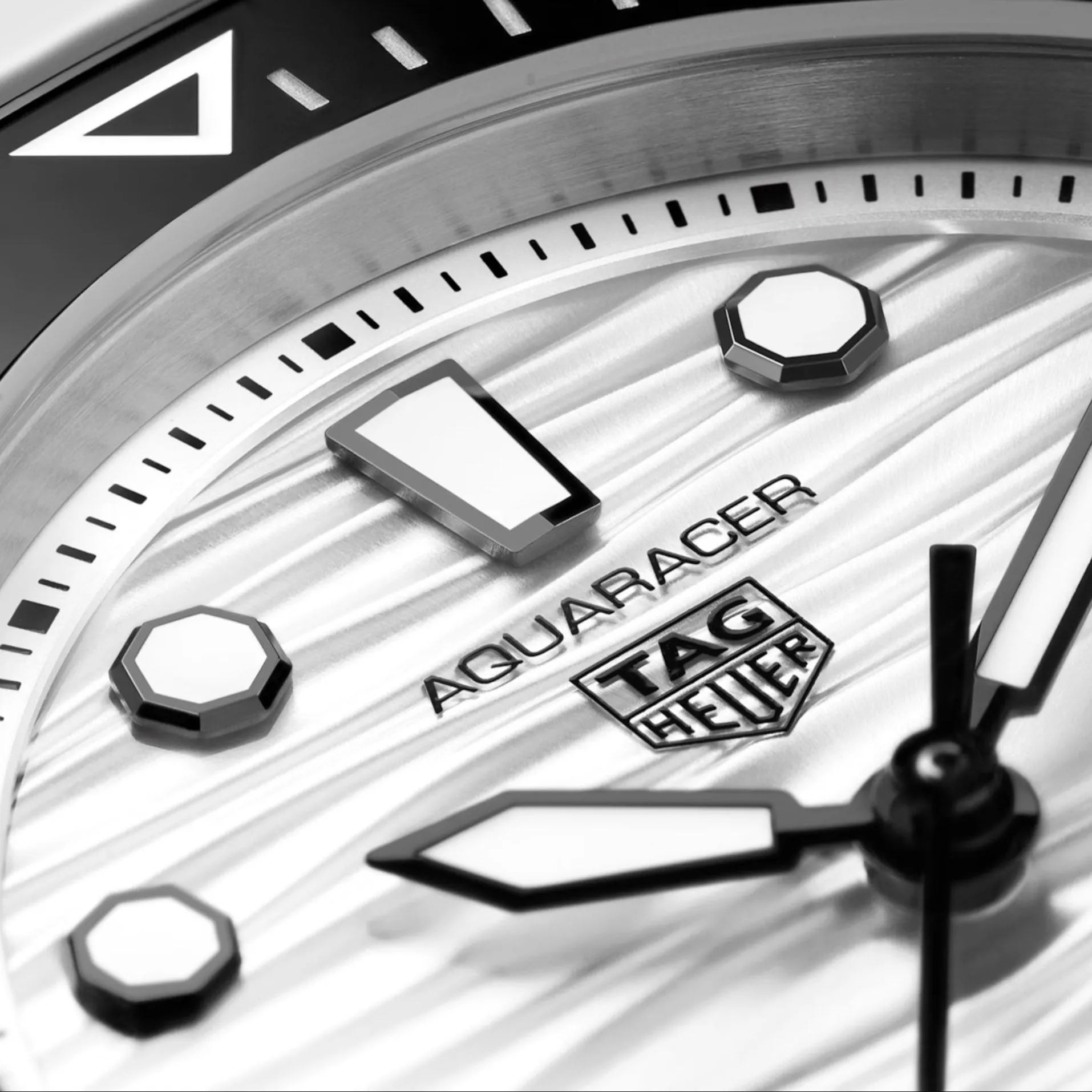 Tag Heuer Aquaracer Professional 300 Ladies Grey Watch WBP231C.BA0626
