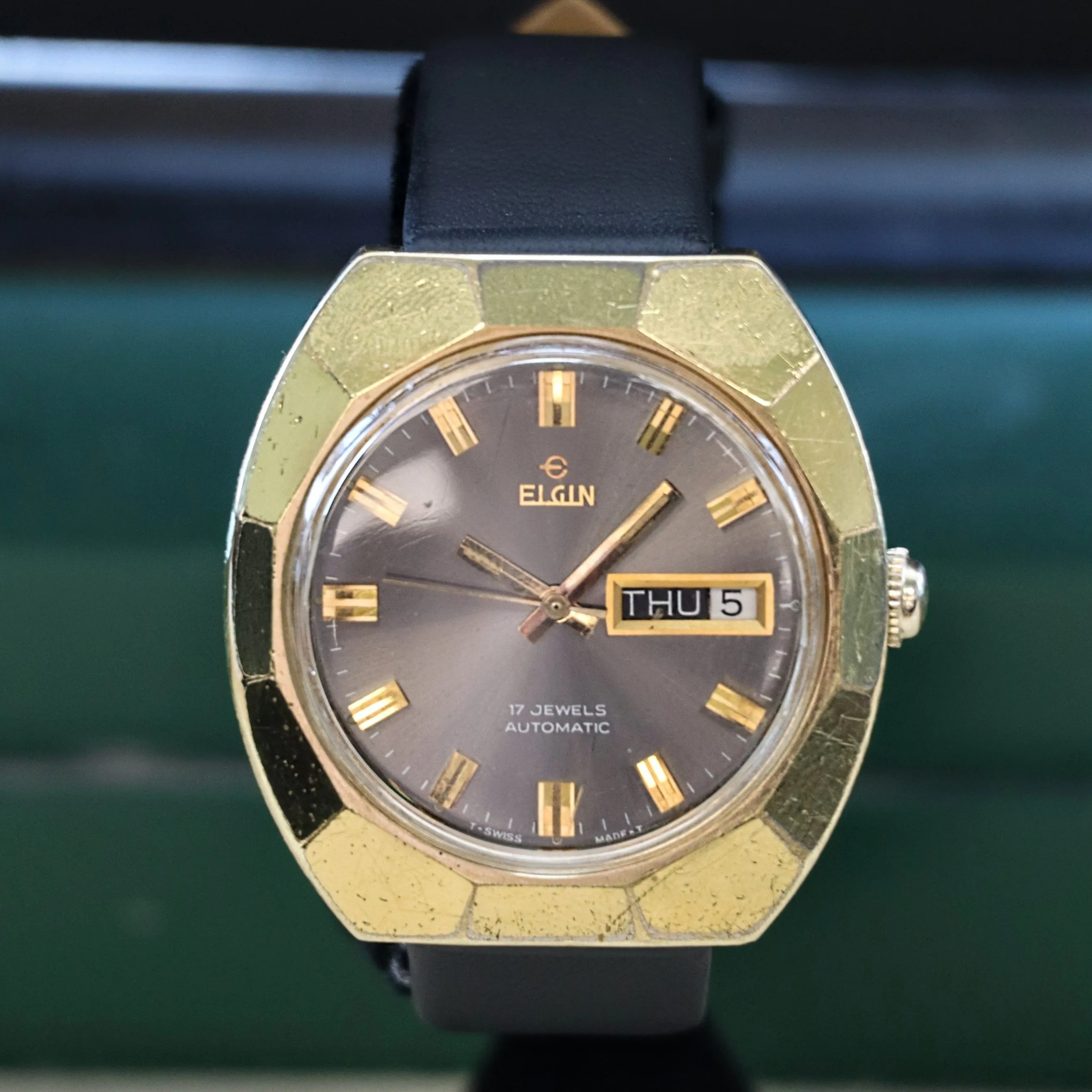 Vintage ELGIN 17 Jewels Automatic Watch Cal. FHF 909 Day/Date Incabloc Swiss Made Wristwatch