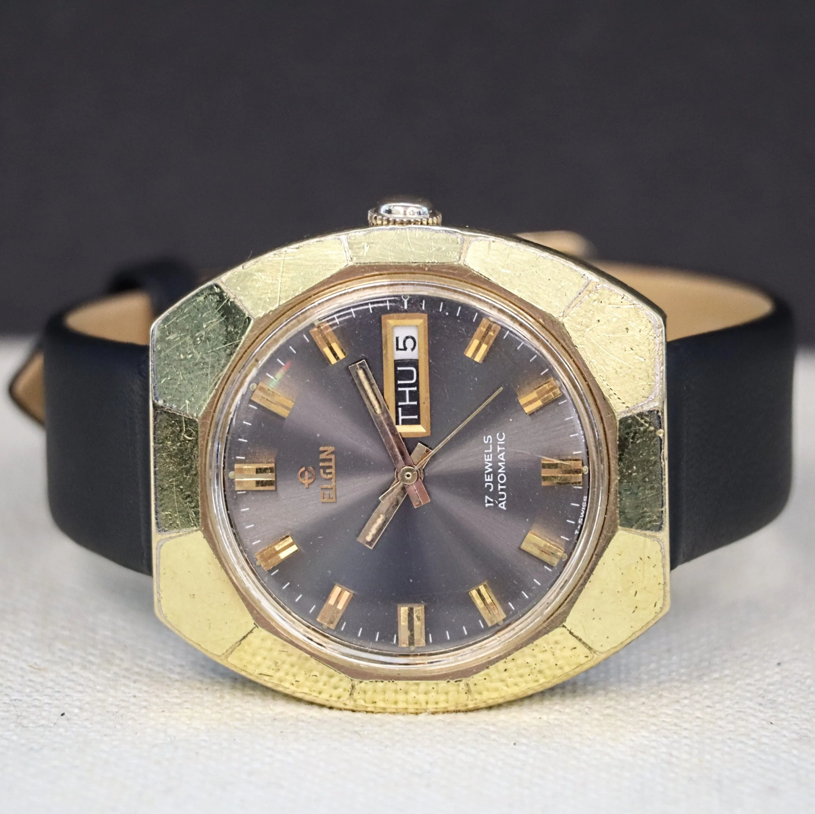 Vintage ELGIN 17 Jewels Automatic Watch Cal. FHF 909 Day/Date Incabloc Swiss Made Wristwatch